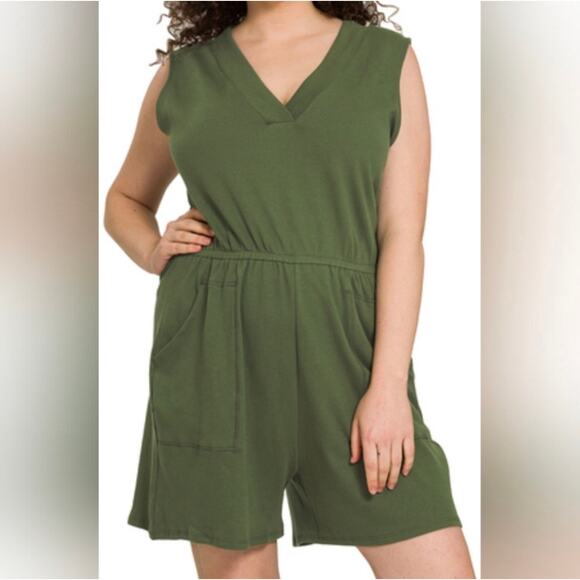 NWOT Zenana Outfitters Green Sleeveless V-Neck Romper Size 1X - Picture 1 of 11